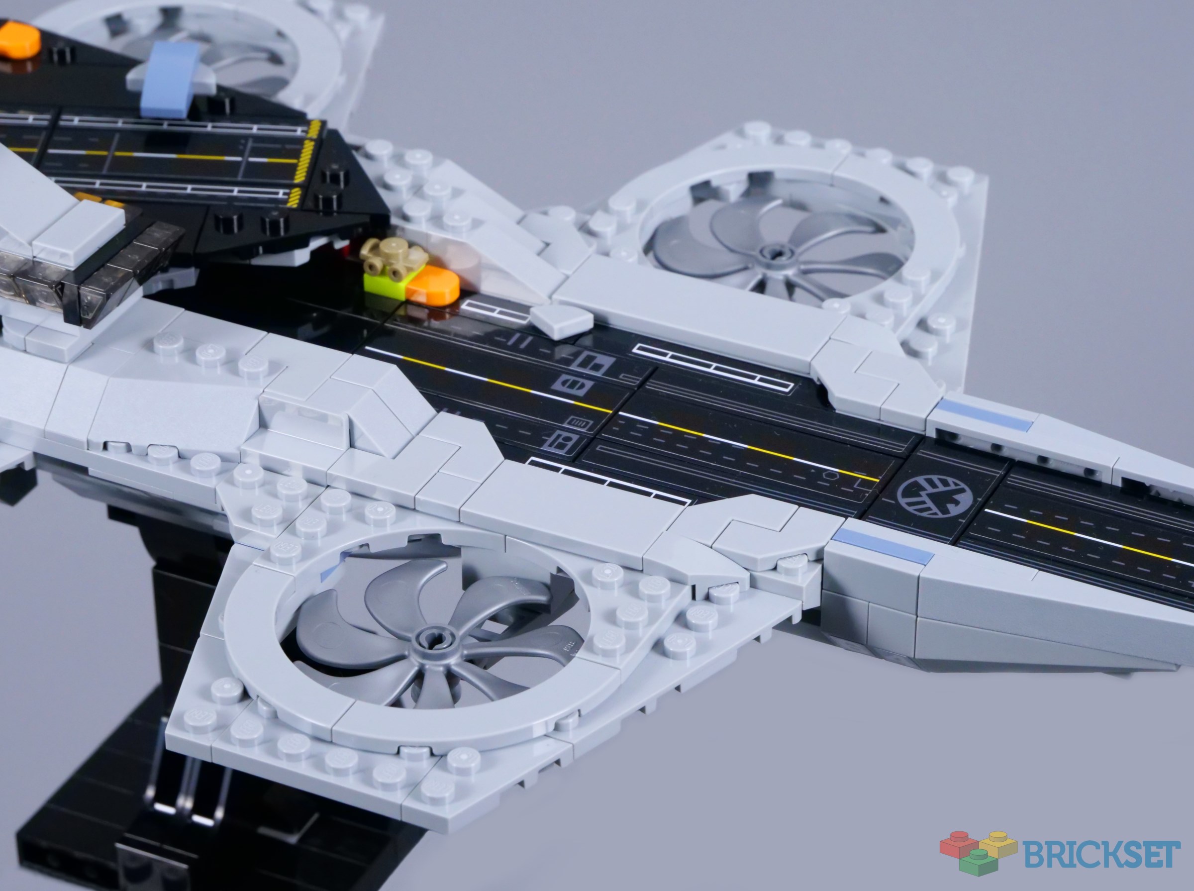 Bell♡　0723 LEGO® Marvel review: 76295 The Avengers Helicarrier | New